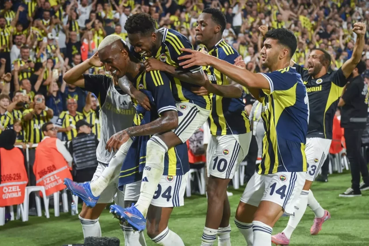 Bütün dünya Fenerbahçe'yi konuşuyor