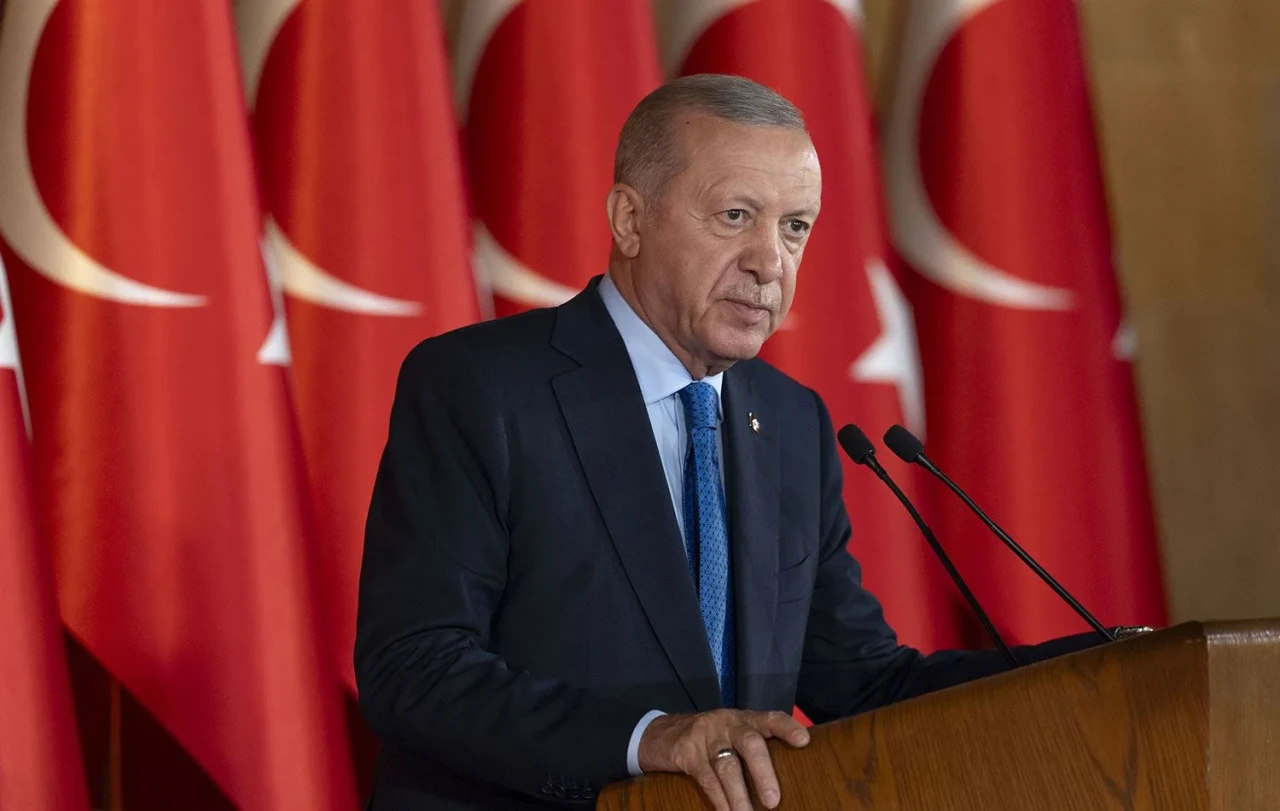 Akit Gazetesi Erdoğan'a emeklilik çağrısı yaptı: Cumhurbaşkanı adayını bile belirlemişler!