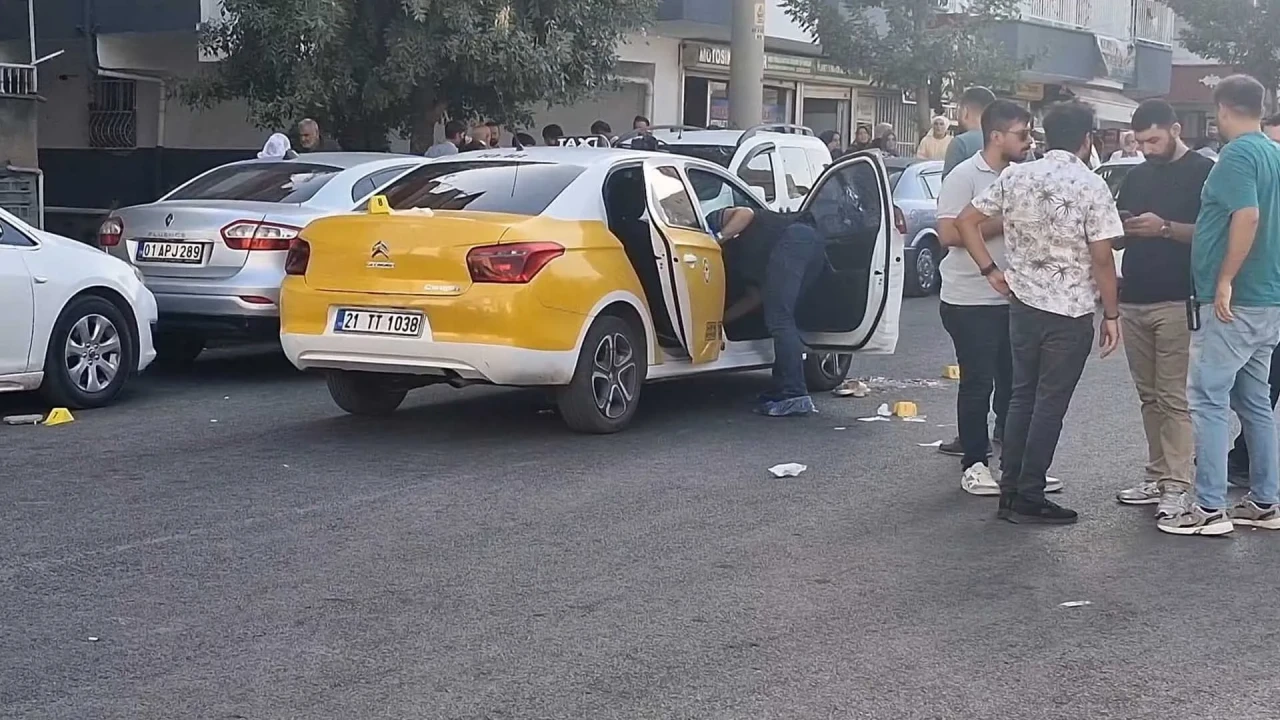 Taksideki karısını öldürüp intihar etti!