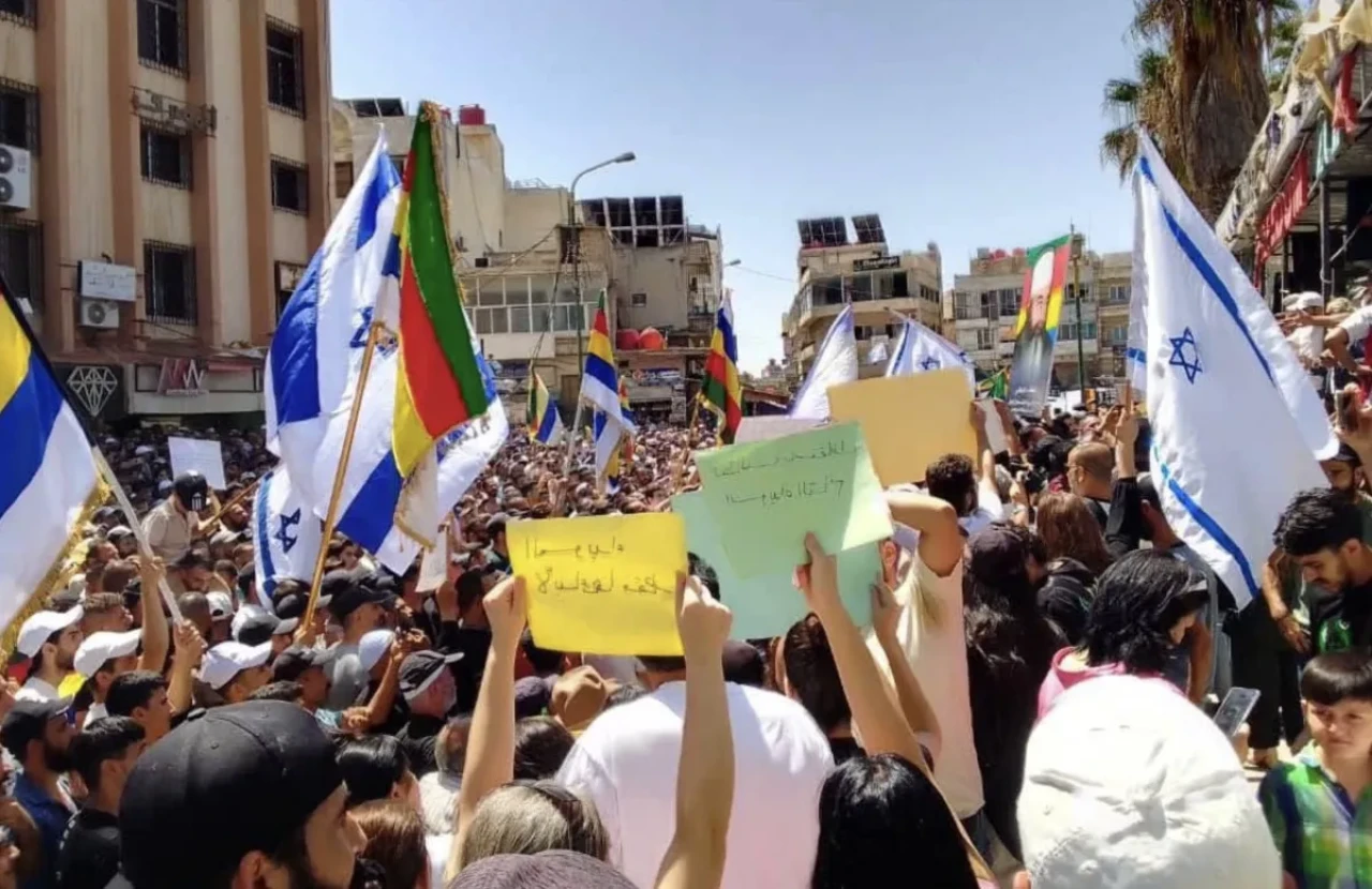 Suriye’de Dürziler üzerinden gerilim: İsrail bayraklı miting
