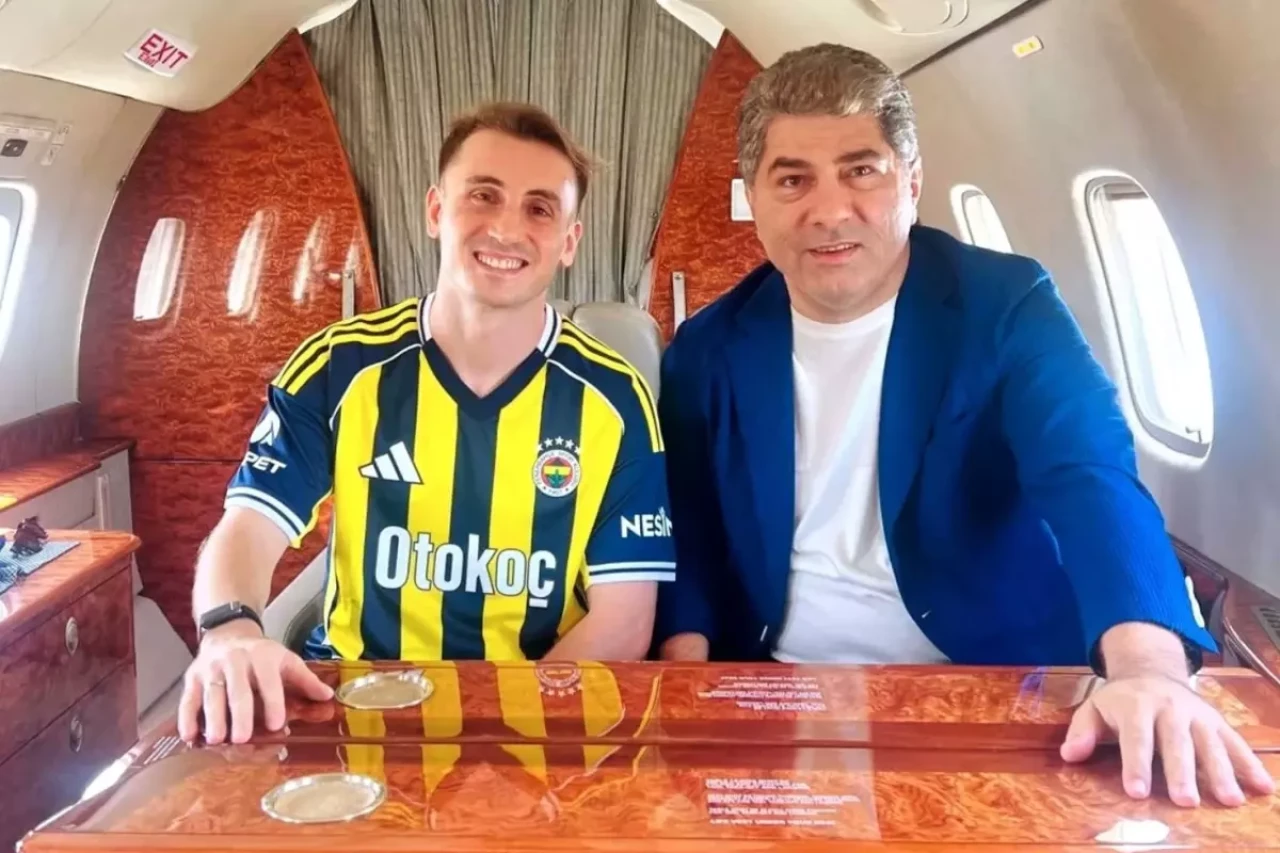 Kerem Aktürkoğlu Fenerbahçe formasını giydi