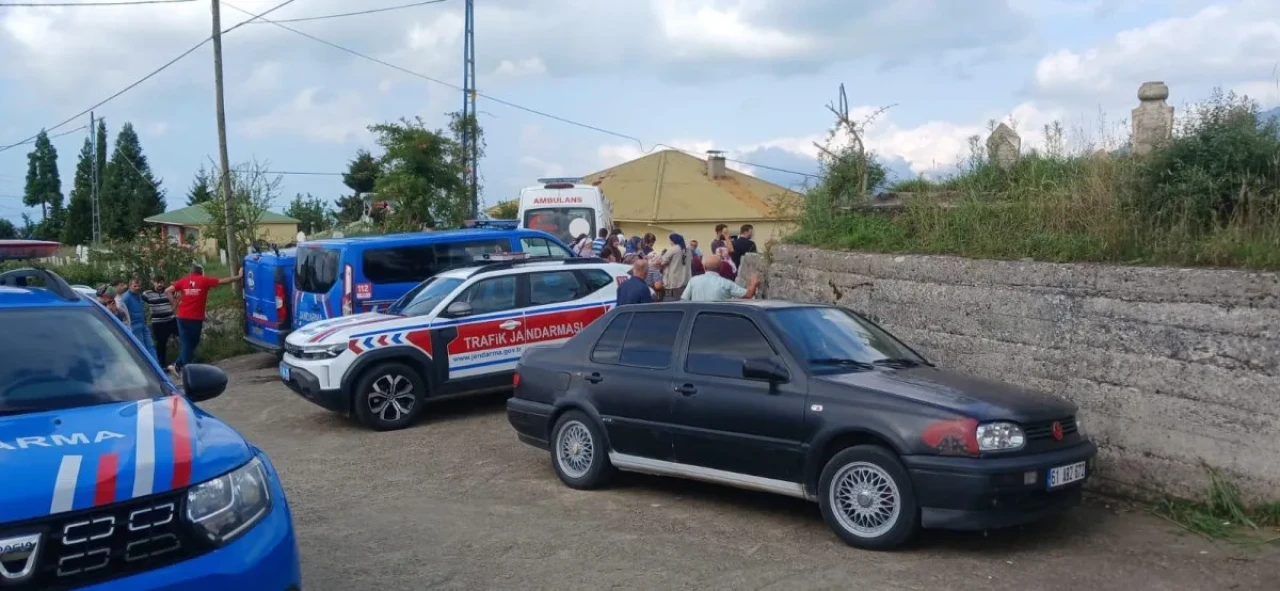 Trabzon’da kadın cinayeti: Banyoda bıçaklayıp tüfekle vurdu