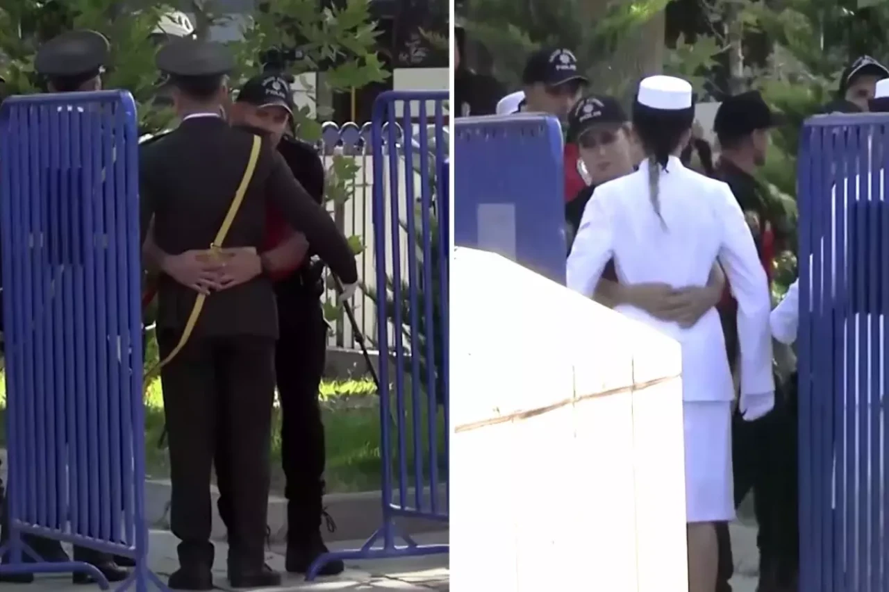 Anıtkabir'deki törenlere damga vuran görüntü: Askerlerin üstleri arandı