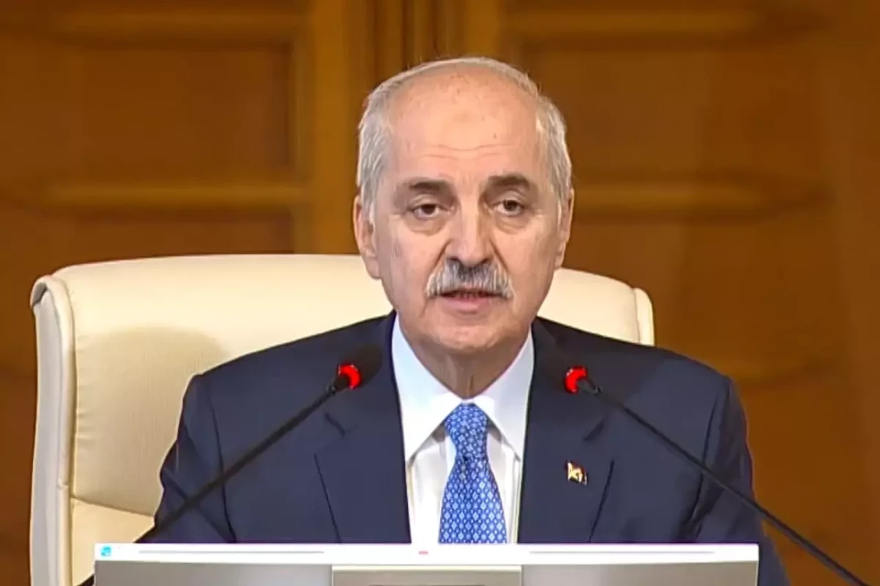 Numan Kurtulmuş, komisyon toplantısında Kürt şairin dizelerini okudu