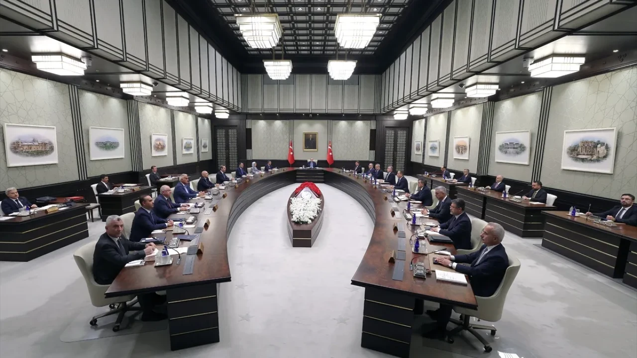 Kabine yarın toplanıyor! İşte masadakiler...