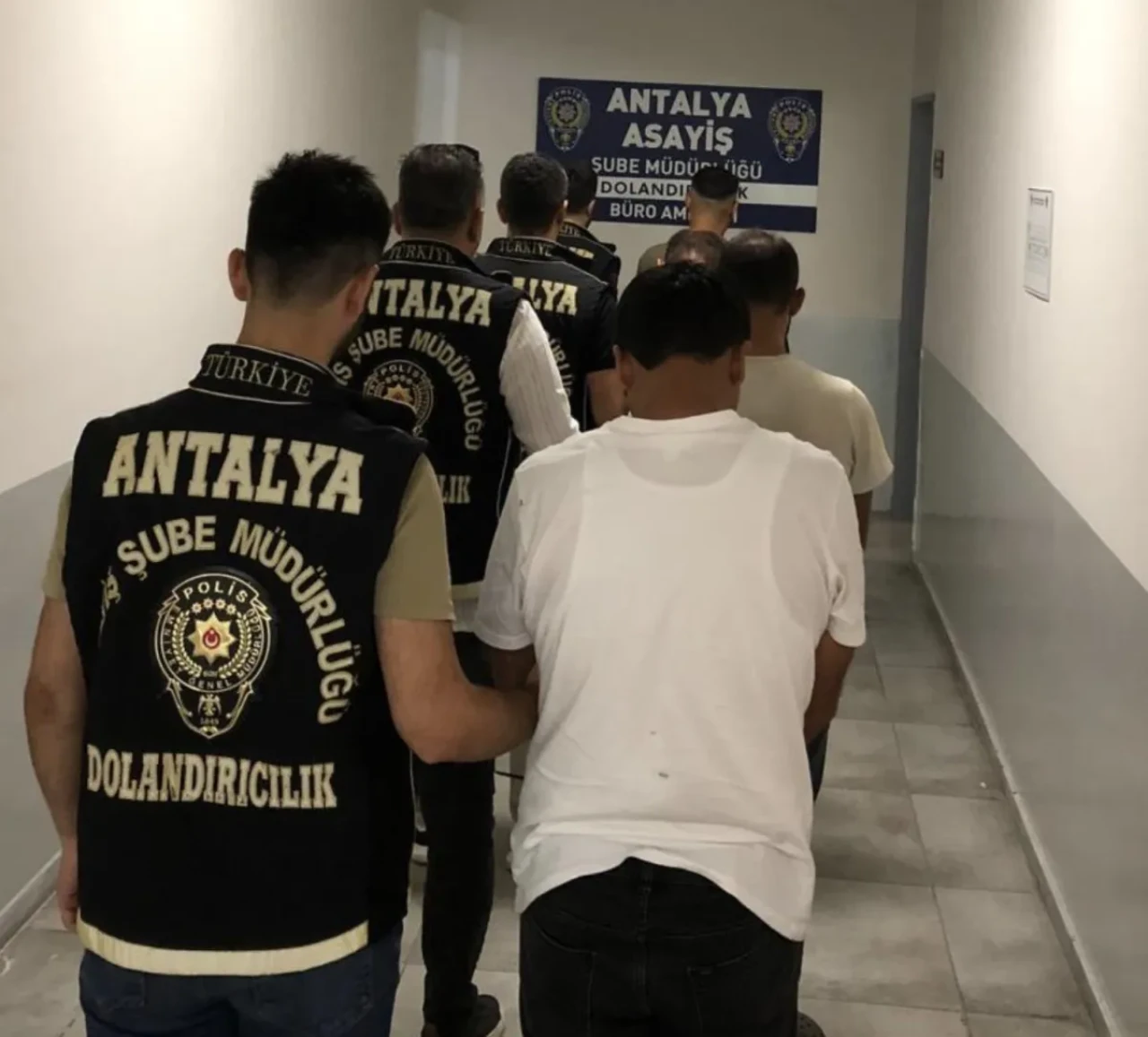 Antalya’da ‘Polis ve Savcı’ yalanıyla dolandırıcılık: 4 Tutuklama