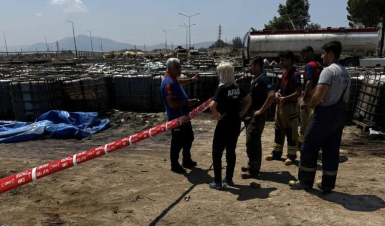 İzmir’deki kaçak akaryakıt patlaması paniğe yol açtı: 16 araç hasar gördü!