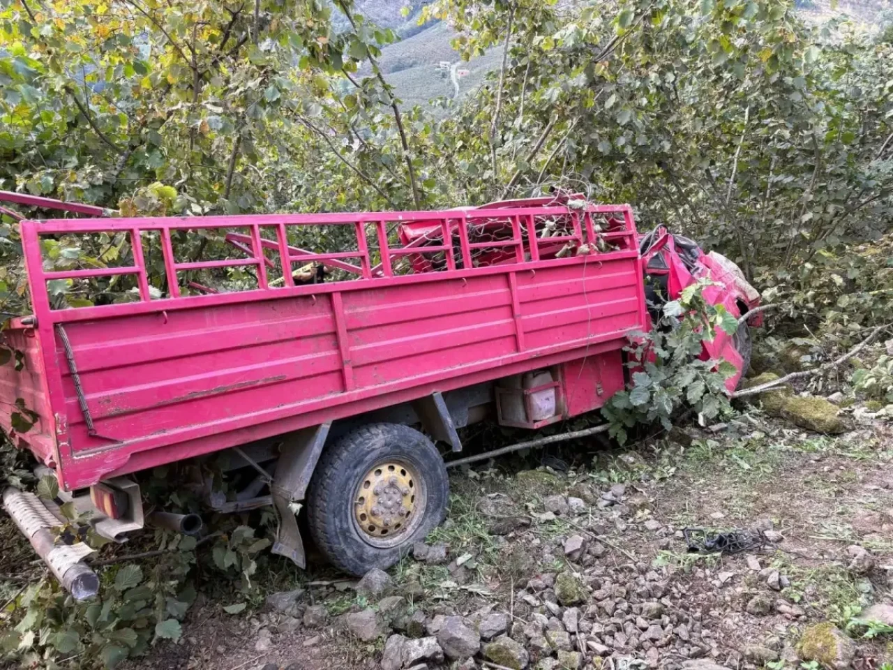 Fındık işçilerini taşıyan kamyonet şarampole yuvarlandı: 4 ölü, 1 yaralı!
