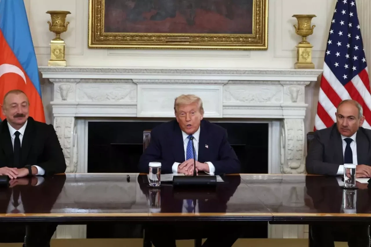Tarihi anlaşmayı Trump duyurdu! Azerbaycan ve Ermenistan el sıkıştı