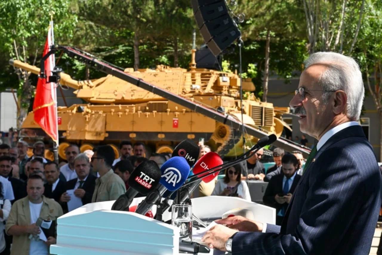 Yerli üretim UAIS tipi askeri tank taşıma vagonları yurt dışına satılacak!