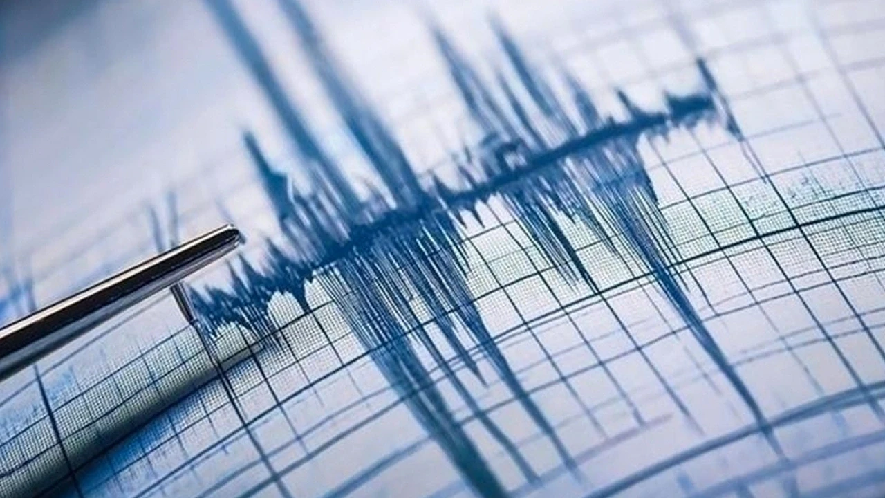 Hindistan’da 5,8 büyüklüğünde deprem! Komşu ülkelerde de hissedildi
