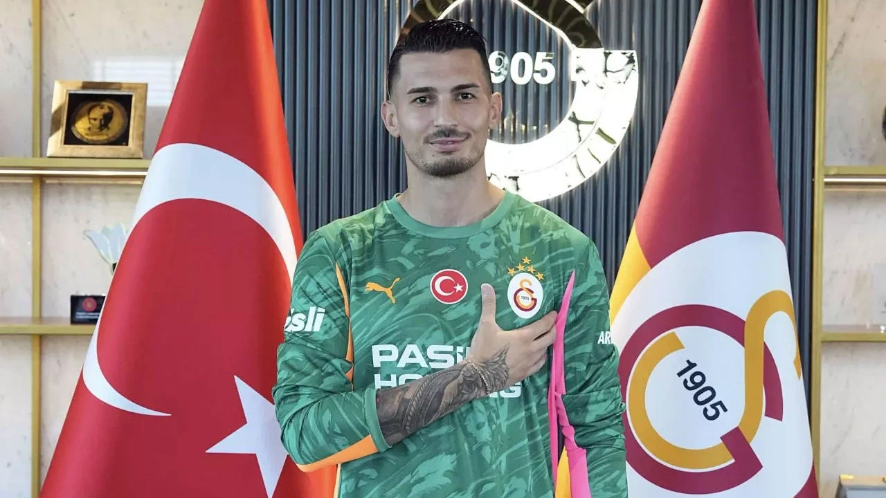 Uğurcan Çakır Galatasaray formasını giydi