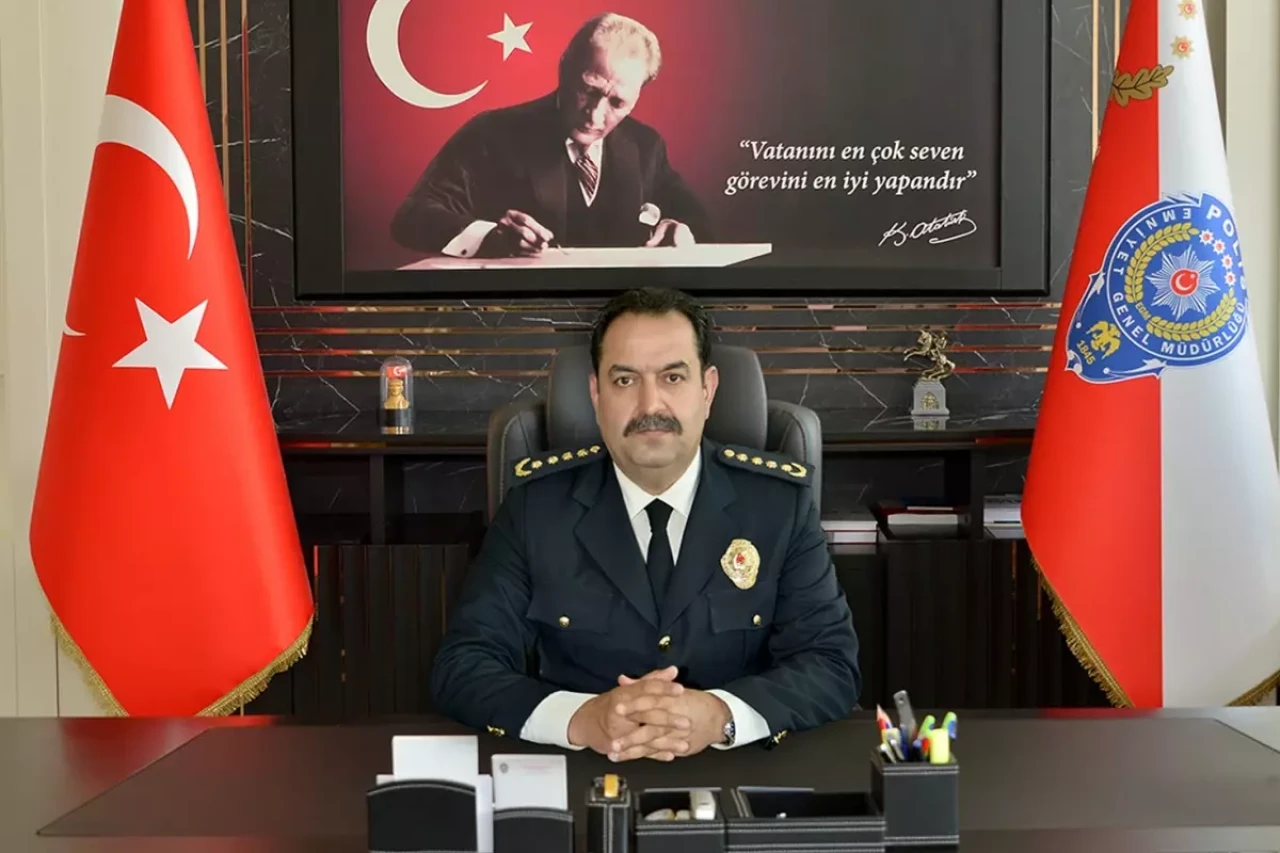 Antalya Emniyet Müdüründen polislere "dublorlü" tuzak! Araçtan kardeşi çıktı