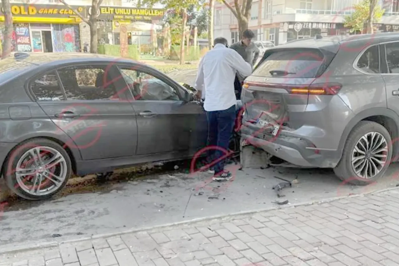 BMW Togg'a çarptı! Sonuç bakın ne oldu