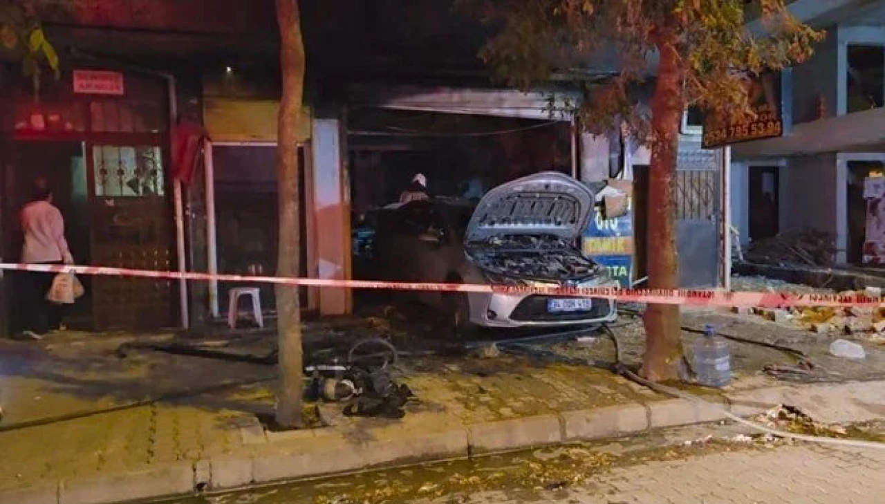 Bahçelievler’de oto tamirhanesinde yangın: Kaynak makinesi patladı