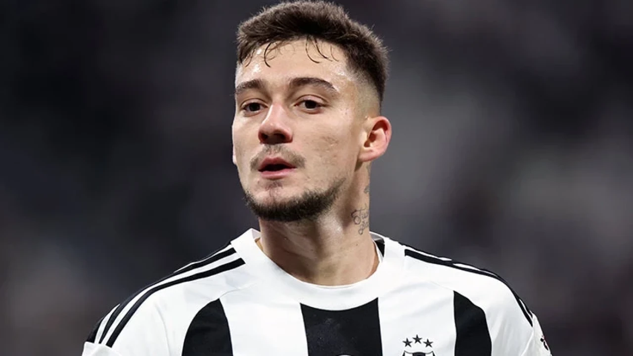 Trabzonspor, Ernest Muçi'yi kadrosuna dahil etti