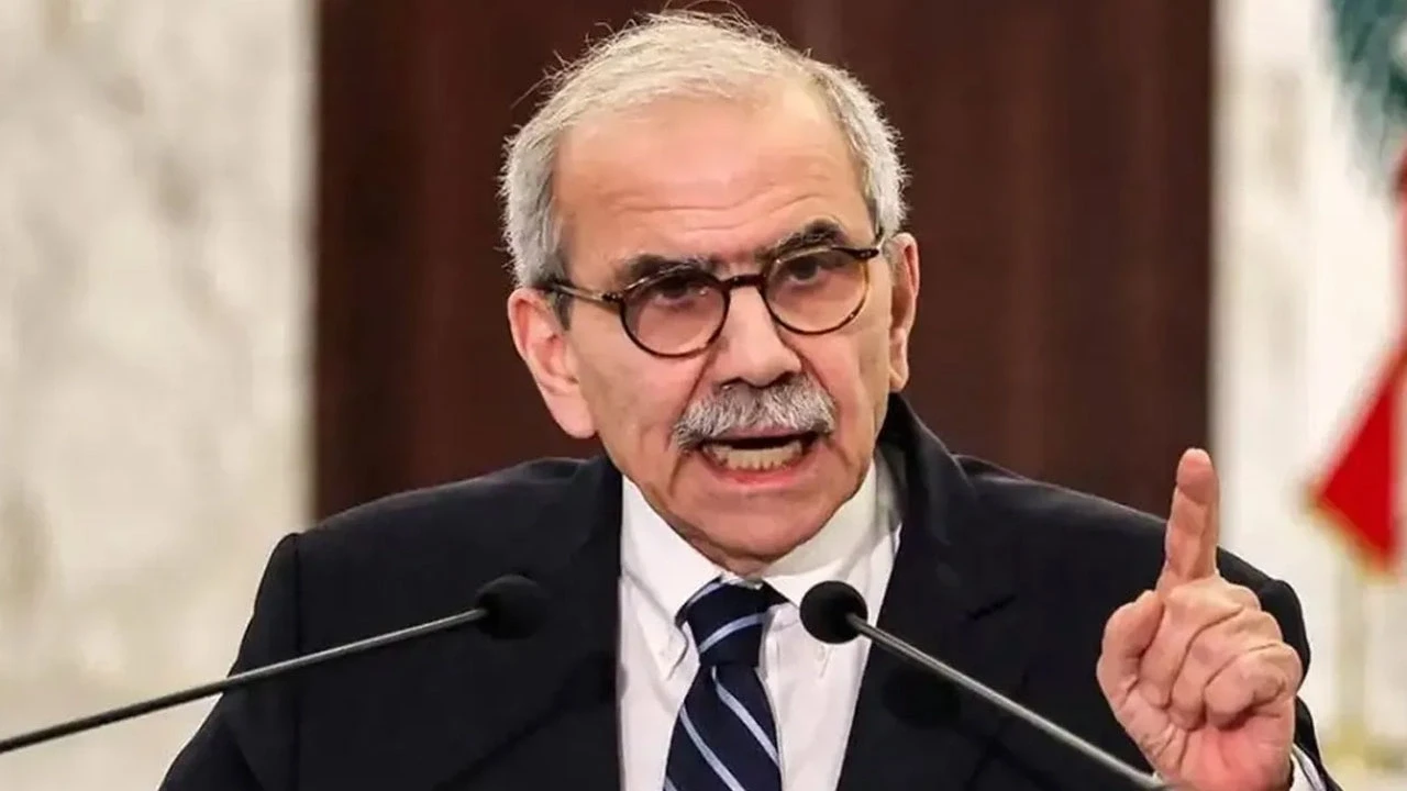 Lübnan’da yasak tanınmadı: Güvercin Kayalıkları’na hizbullah liderlerinin portreleri yansıtıldı