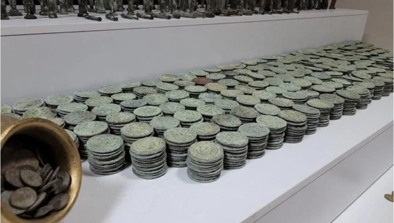 Bitlis’te Roma dönemine ait 500 sikke ele geçirildi