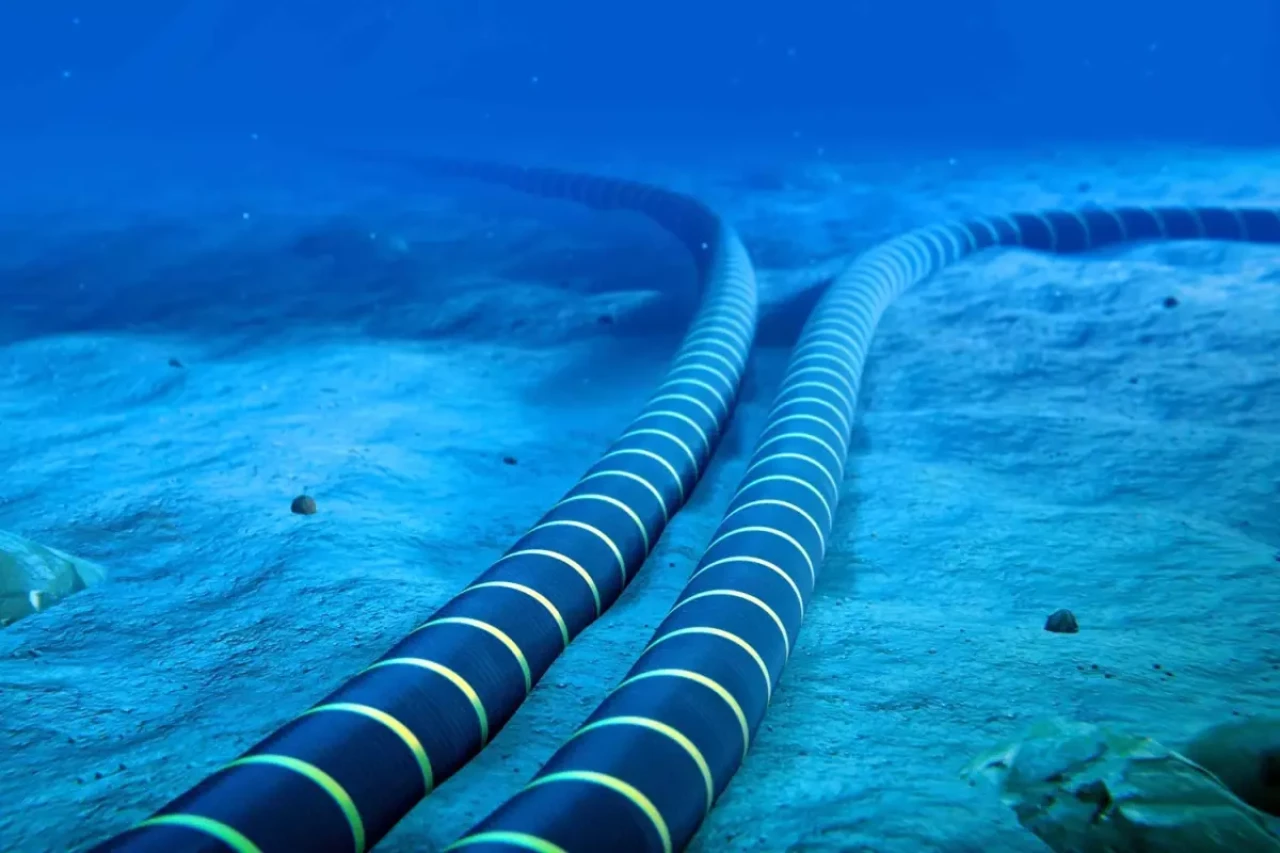 Microsoft: Kızıldeniz'de uluslararası denizaltı kabloları kesildi