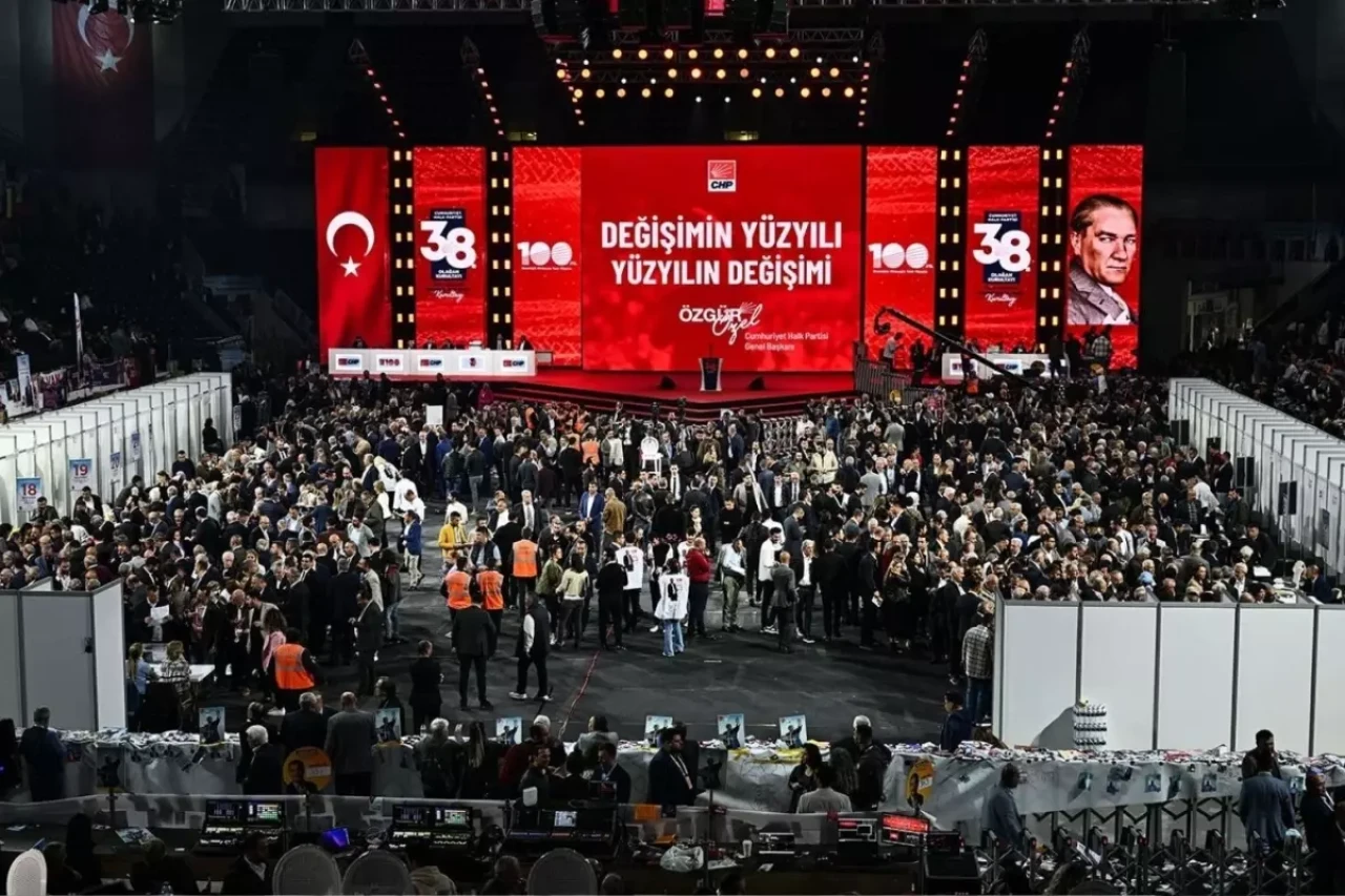 Kayyum kararı sonrası CHP'den olağanüstü kurultaya gidiyor