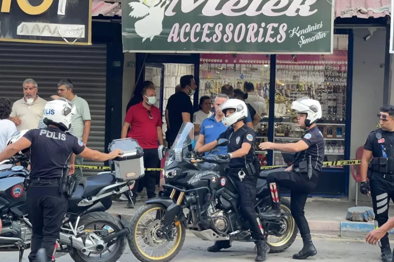 3 gündür kepenk açmayan iş yerine giren polis iki cesetle karşılaştı