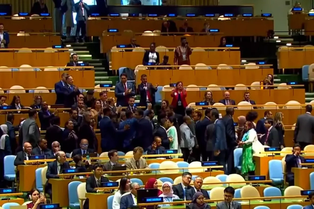 BM'de Netanyahu'ya protesto! Katılımcılar salonu terk etti