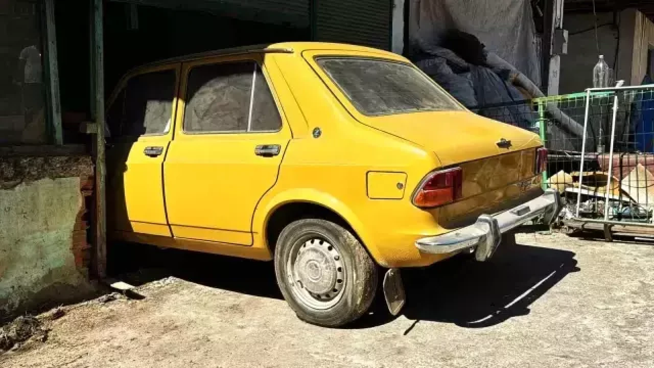 44 yıldır garajda kalan araç 725 bin liraya satıldı