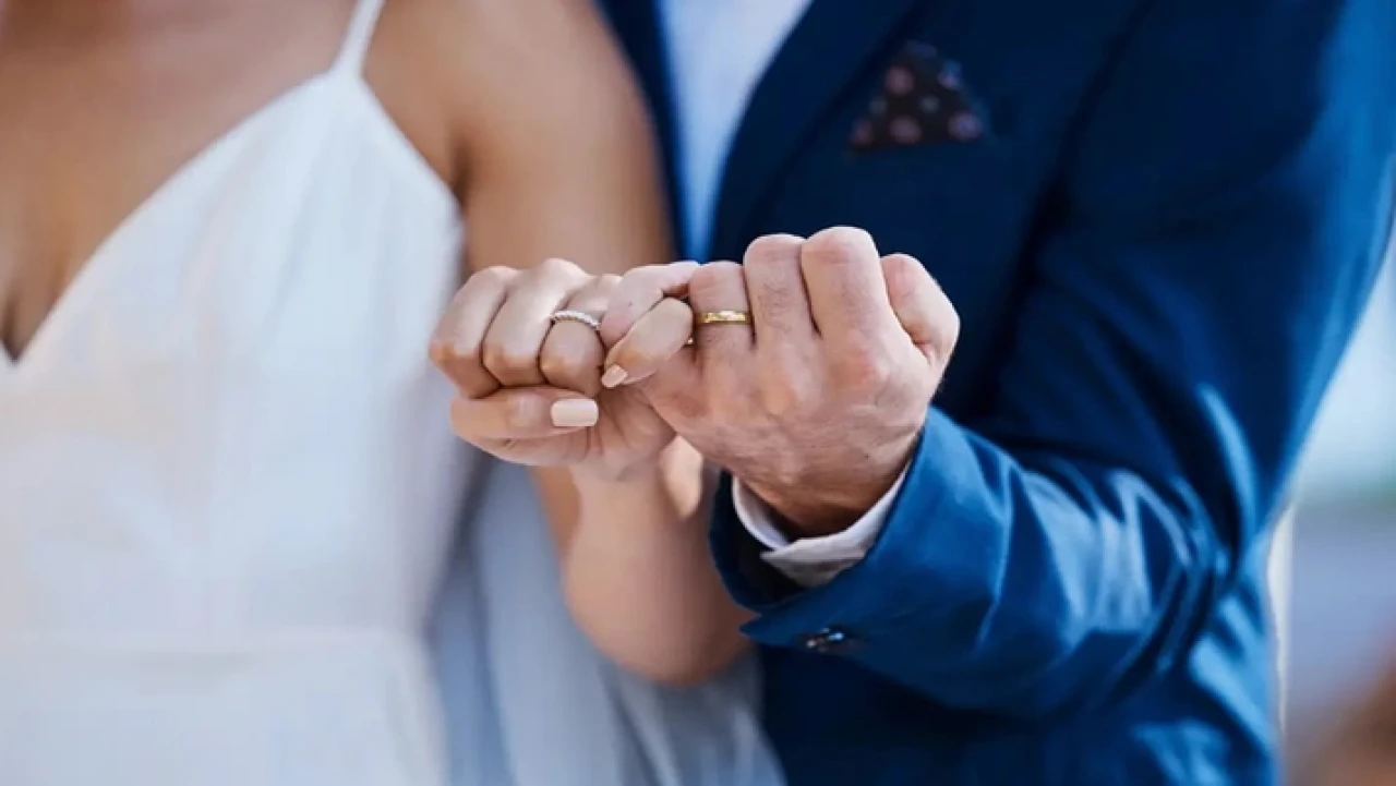 Artık ekekler eşlerinin soyadını alacak!