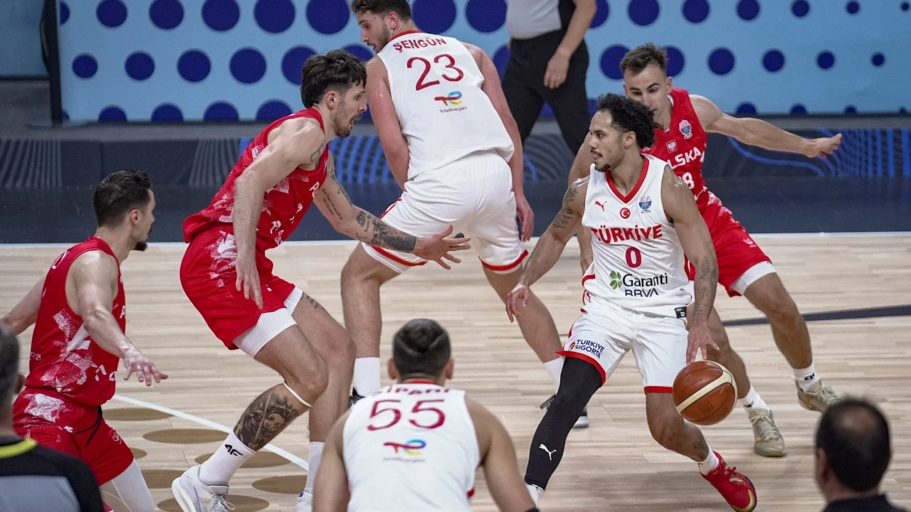 12 Dev Adam, yarı finale yükseldi!