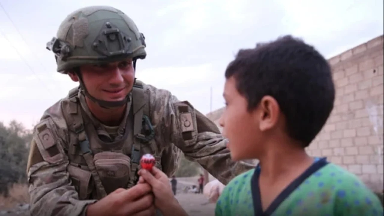Köylü çocuklara su veren askerlere soruşturma açıldı