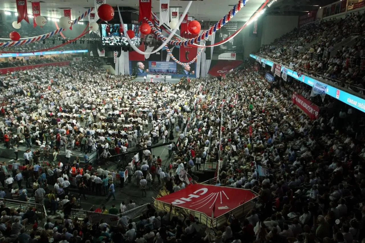 Özlem Erkan kimdir, nereli? CHP'deki görevi ne?