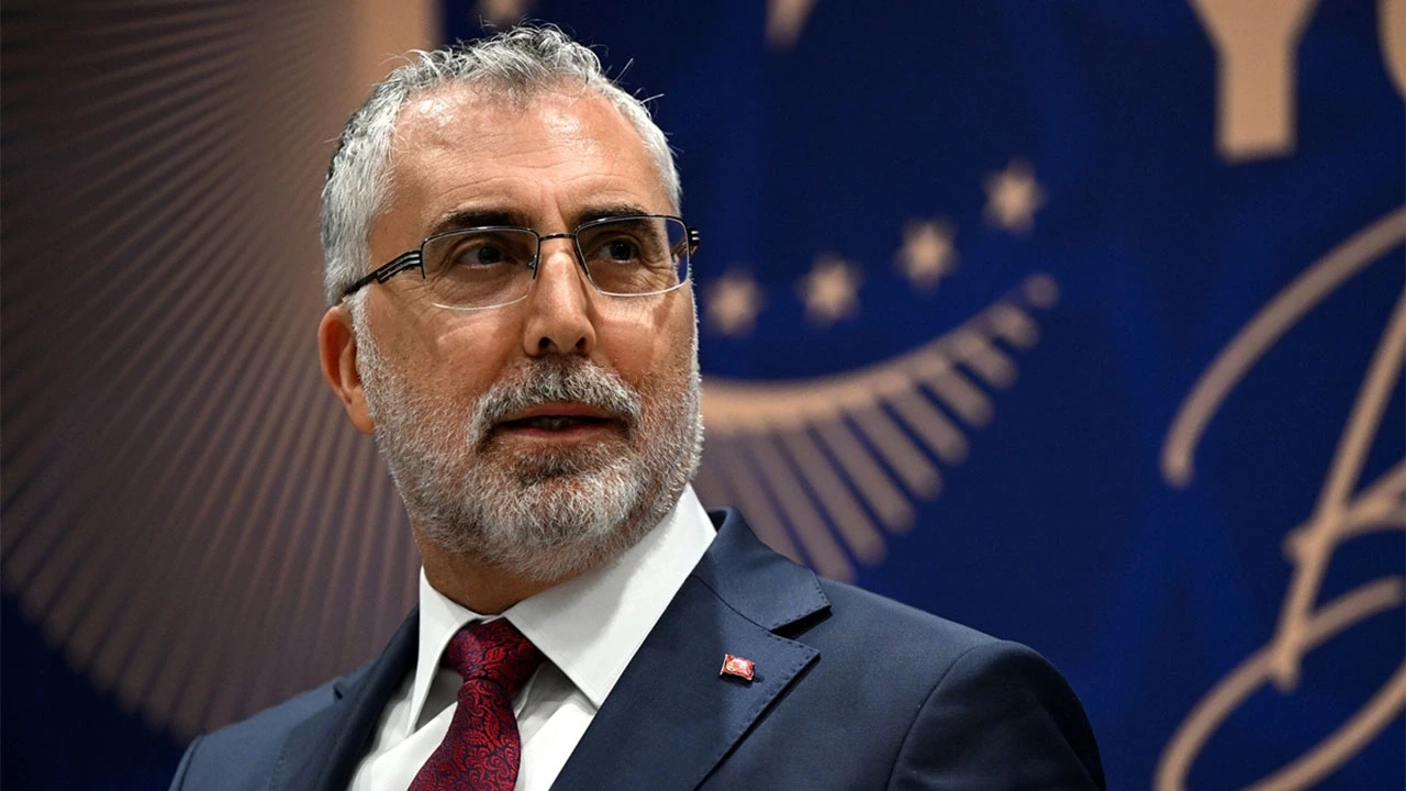 Bakan Işıkhan CHP’li belediyelere seslendi: “Borçlarınızı ödeyin, sorumluluk alın”