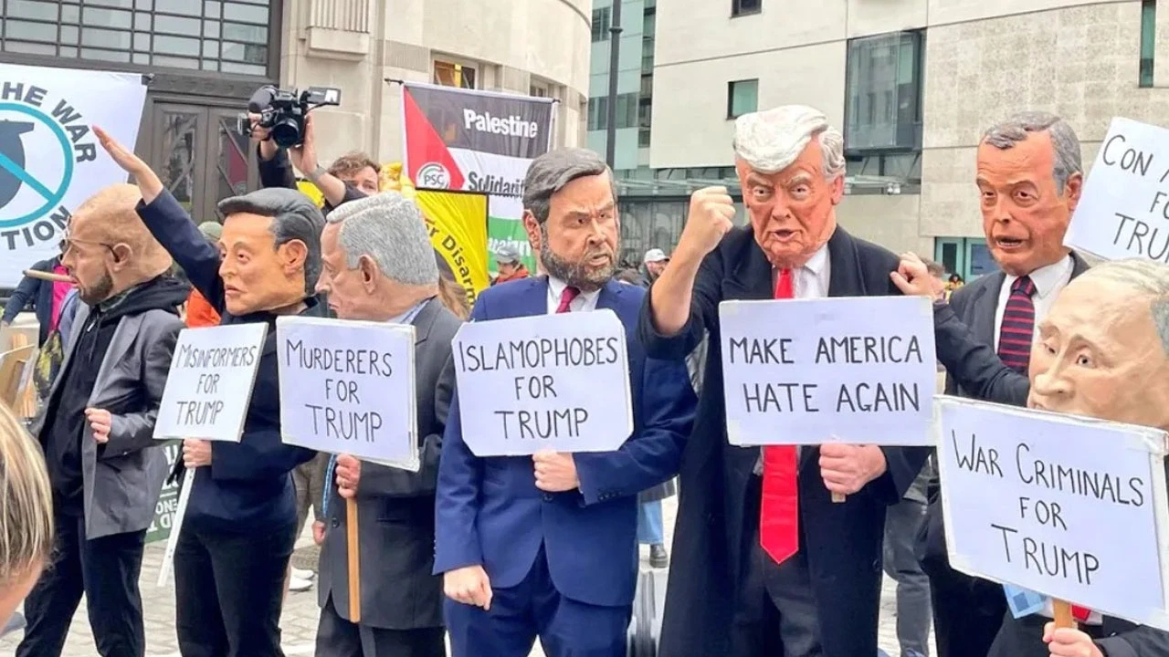 Londra’da Trump protestosu: Binler Parlamento Meydanı’nda toplandı