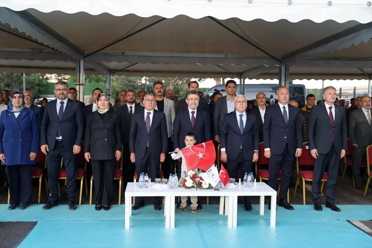 Bakan Yumaklı: “TMO 600’ün üzerinde alım noktasıyla çiftçinin yanında”