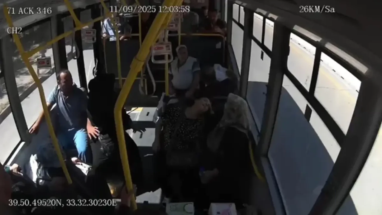 Kırıkkale’de halk otobüsünde fenalaşan kadına anında müdahale