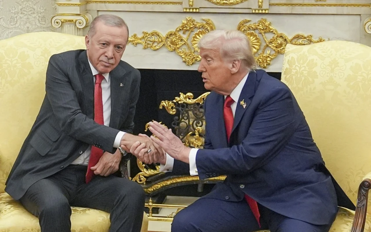 Erdoğan'ın sandalyesi çeken Donald Trump bunu 2 ülke liderine yaptı biri çok kızdırmıştı