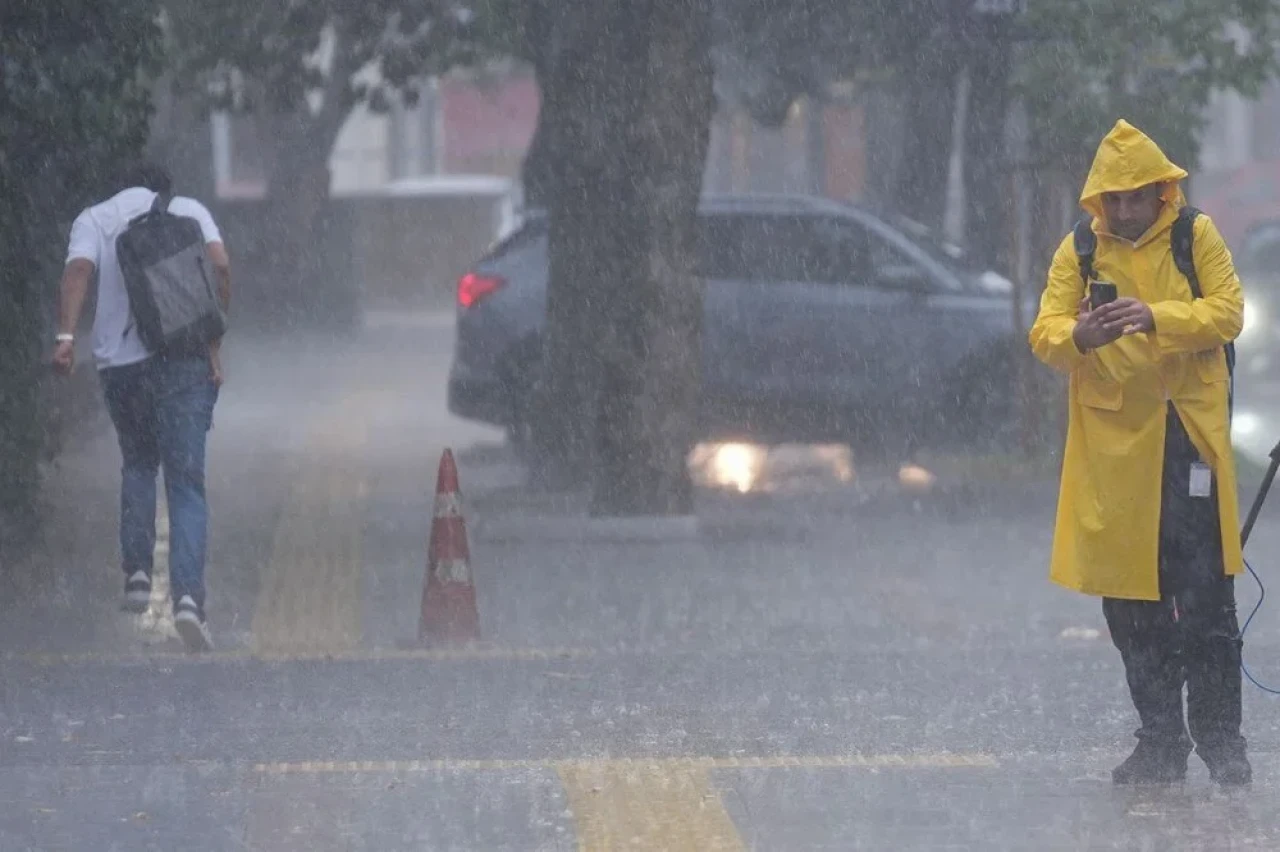 Meteoroloji il il uyardı: Çok kuvvetli sağanak geliyor! 5 derece birden düşecek