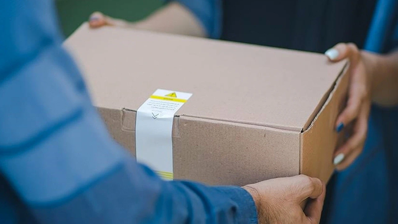 Sahte kargocudan akılalmaz dolandırıcılık! İmza atarken dikkat