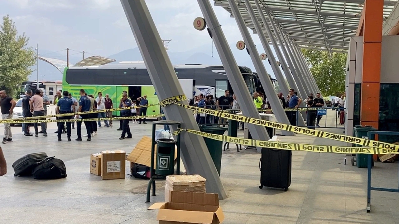 Otogarda bir baba pompalı tüfekle kızını vurdu!