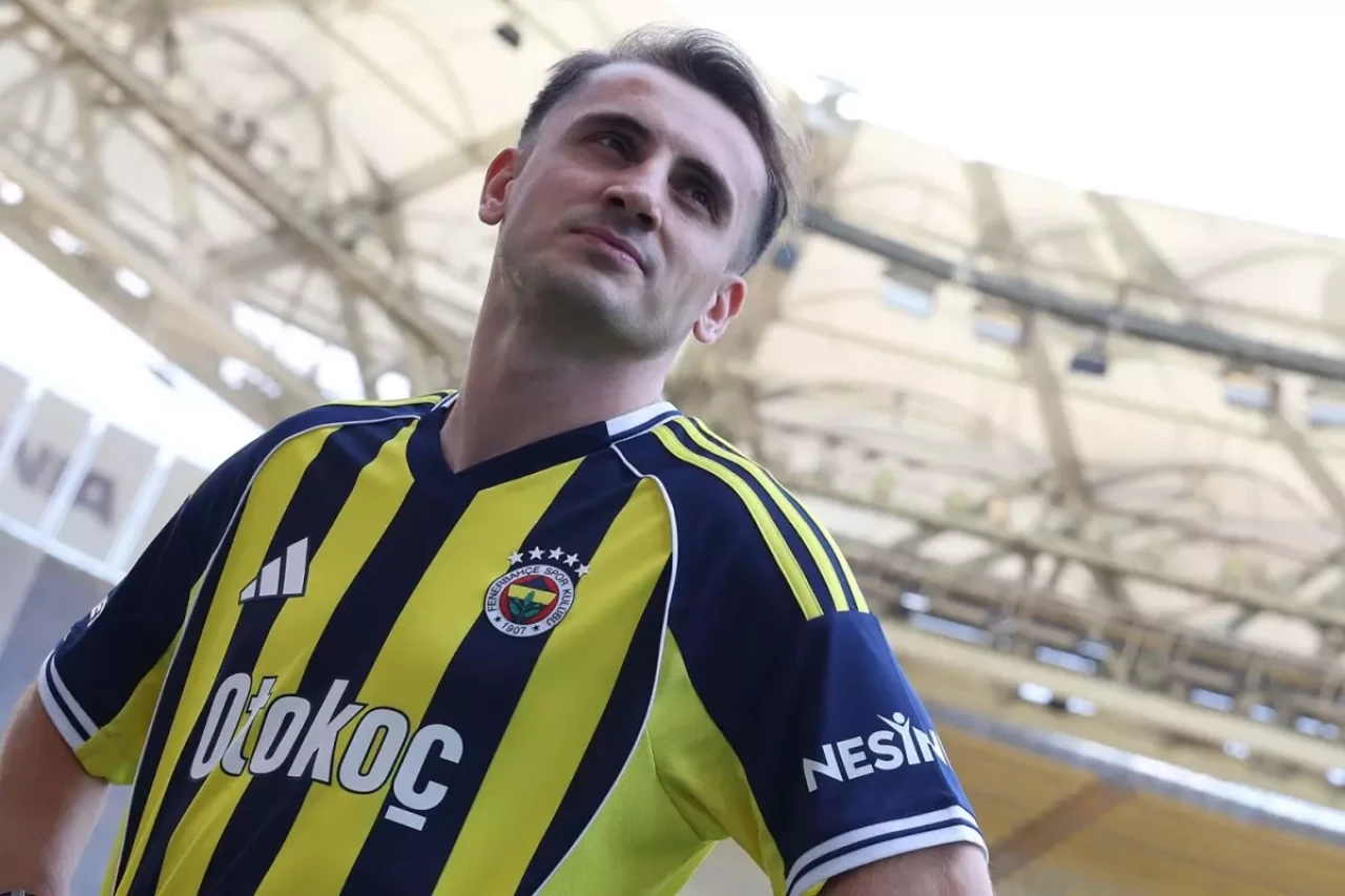 Fenerbahçe tarihindeki en pahalı transferi Kerem Aktürkoğlu ile gerçekleştirdi