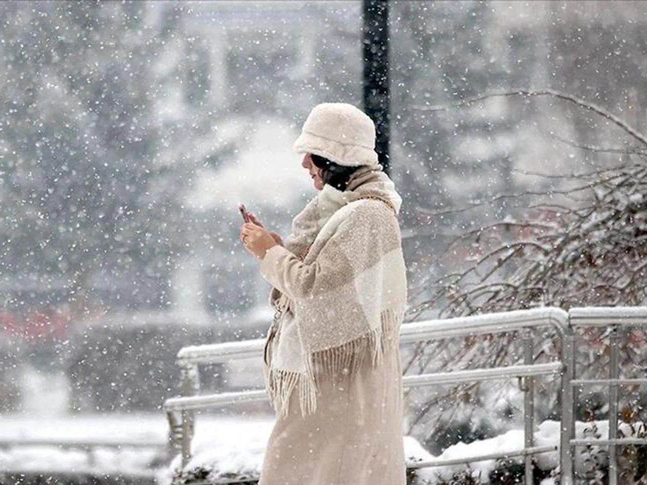 Meteoroloji 'dikkat' diyerek uyardı: O bölgelere yoğun kar geliyor!
