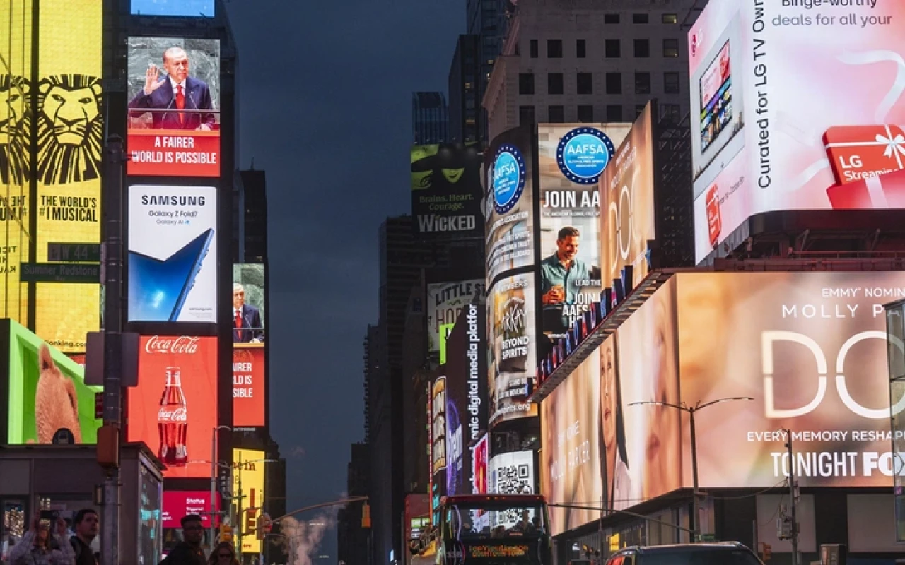 Cumhurbaşkanı Erdoğan'ın sözü Times Meydanı'nda!