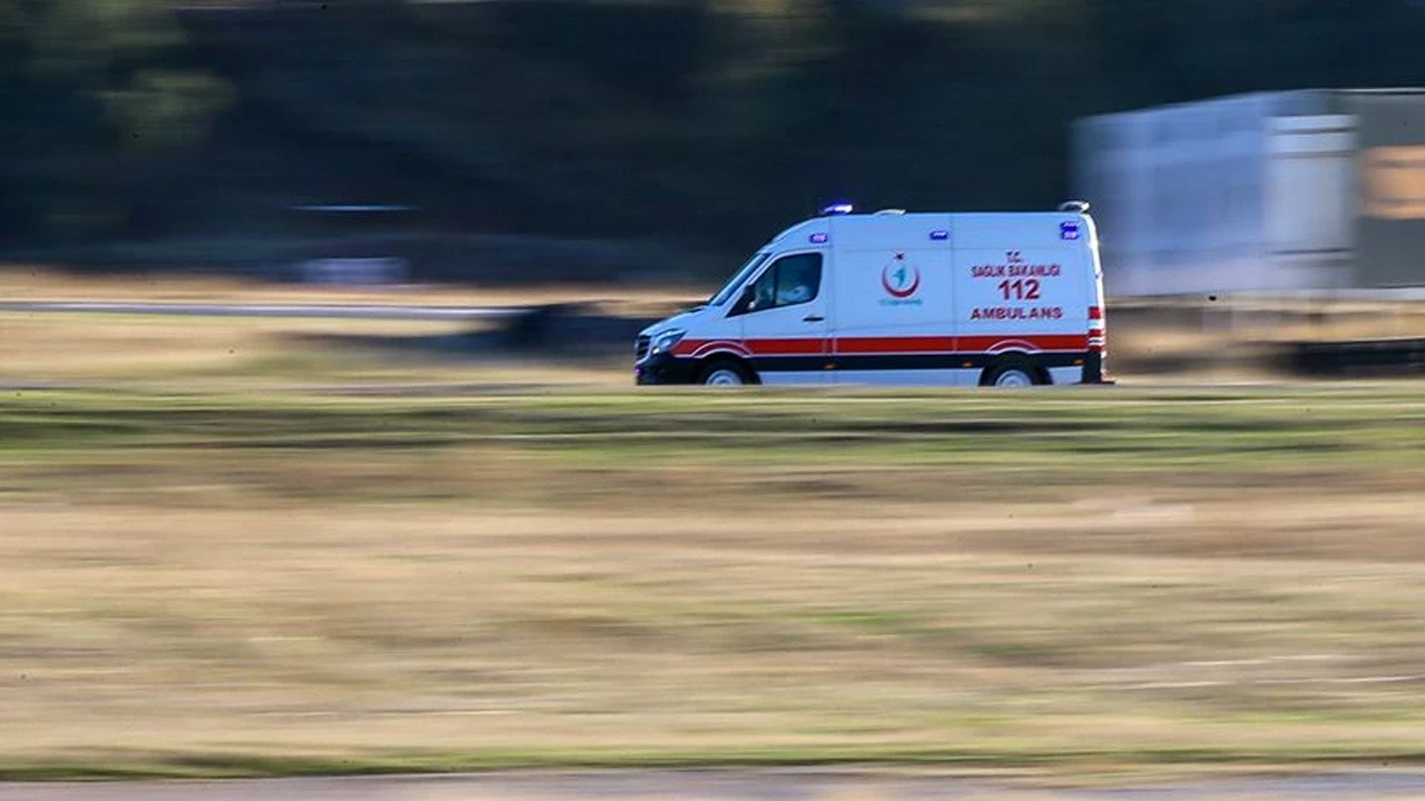 Şanlıurfa’da minibüs ile otomobil çarpıştı: 1 ölü, 14 yaralı