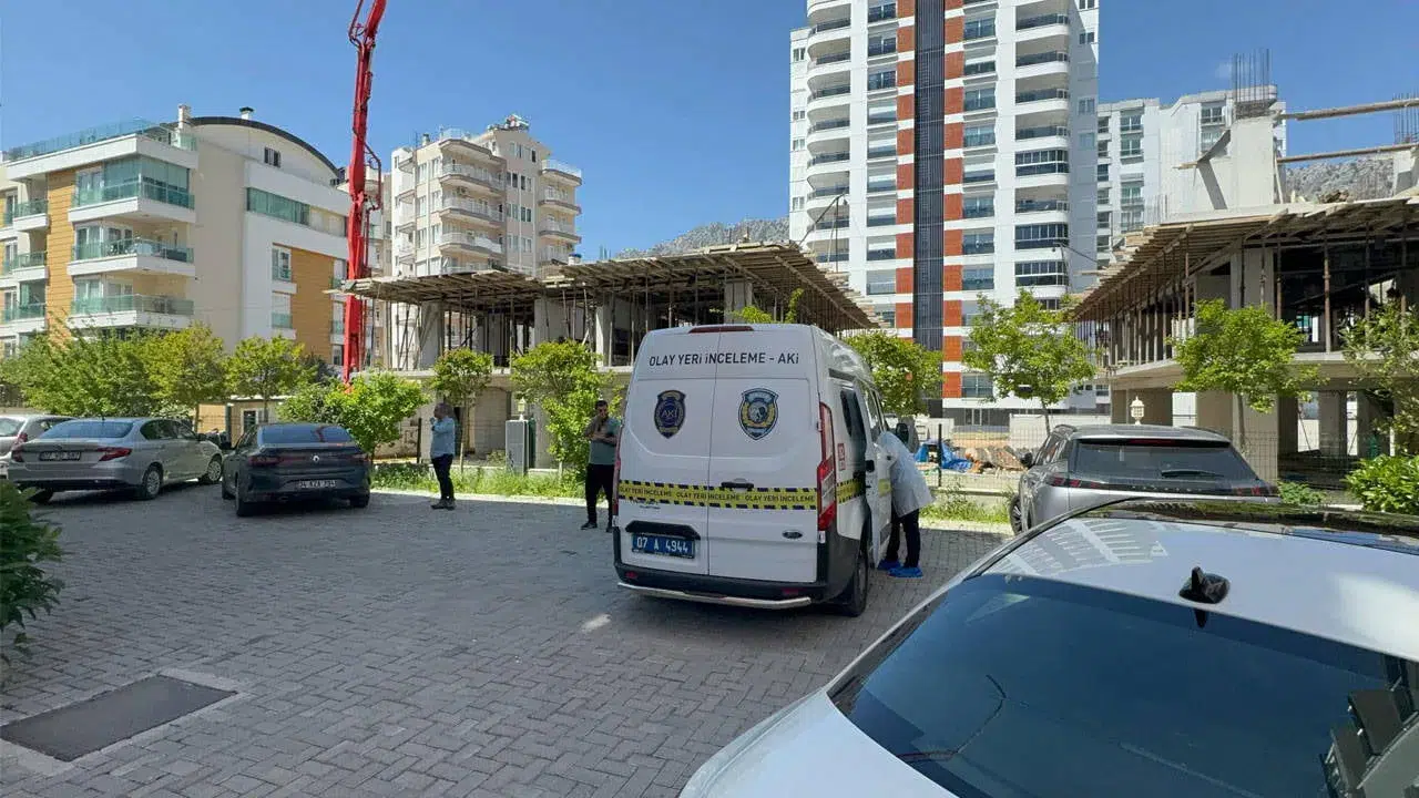 Antalya’da korkunç olay: Mesaj attıktan sonra evinde bir kadınla ölü bulundu