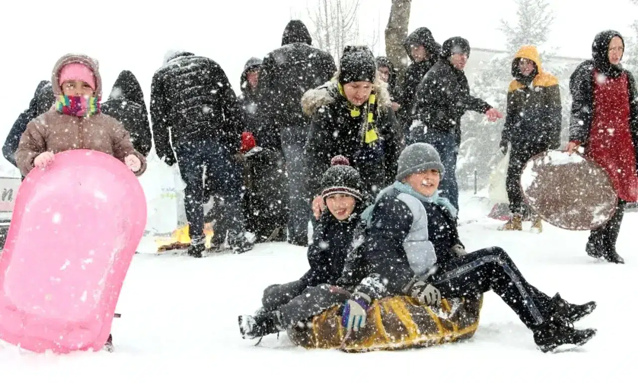 Niğde'de yarın okullar tatil mi? 27 Şubat kar tatili olan ilçeler açıklandı