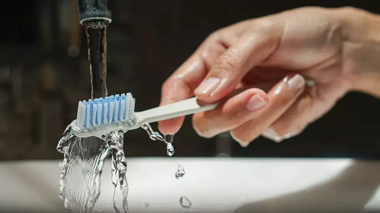 Diş fırçalamak orucu bozar mı? Diyanet'ten net açıklama