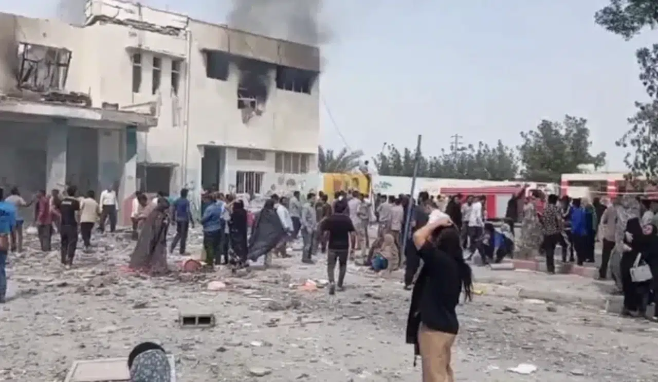 ABD-israil saldırdı İran'da bir ilkokulda onlarca çocuk can verdi...