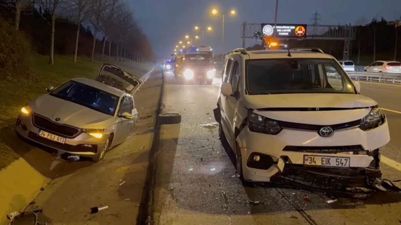 TEM Otoyolu’nda zincirleme kaza: 5 araç çarpıştı, 5 kişi yaralandı