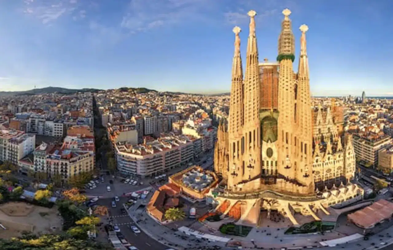 Sagrada Familia ne zaman bitecek, hikayesi nedir ve mimarı Antoni Gaudi kimdir?