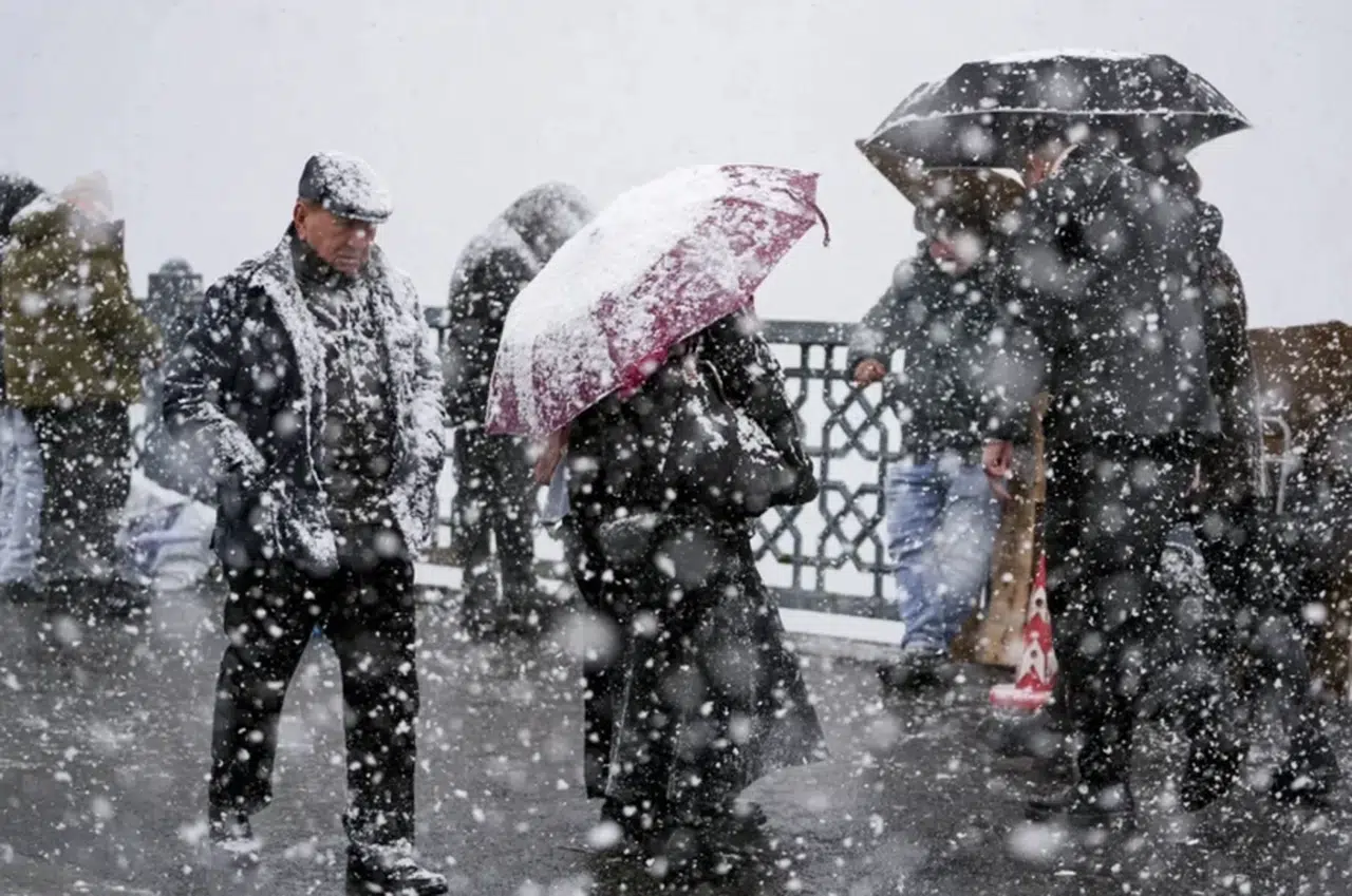 Meteoroloji 12 il için kar uyarısı yaptı sıcaklık kuzey ve iç kesimlerde 9 derece düşecek